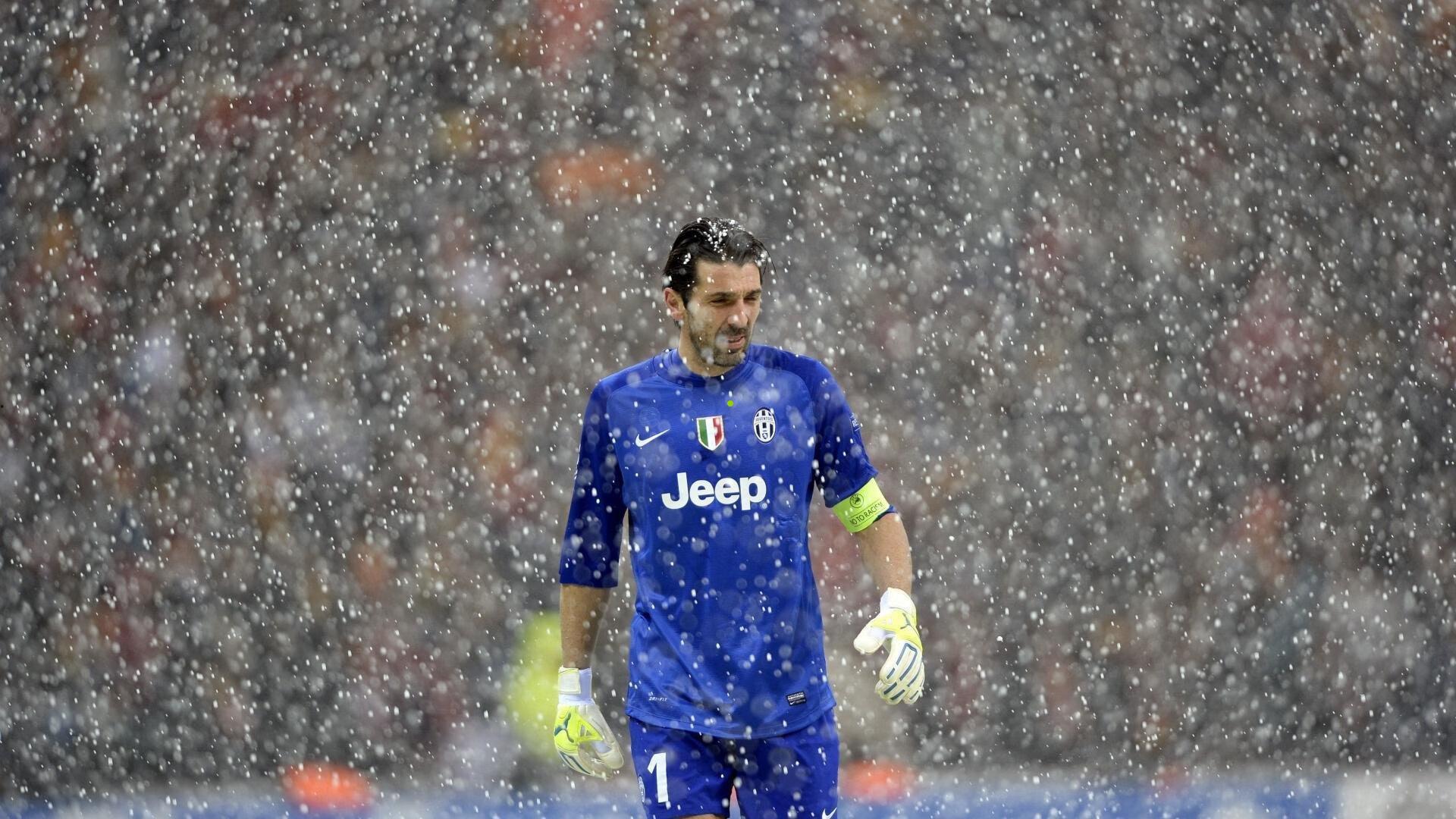 沪媒盛赞陈威天神下凡！柔佛48次猛攻徒劳，海港替补门将一战成名